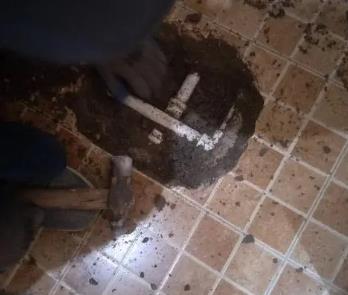 三穗卫生间漏水维修公司为您分享下卫生间渗水如何处理及注意事项
